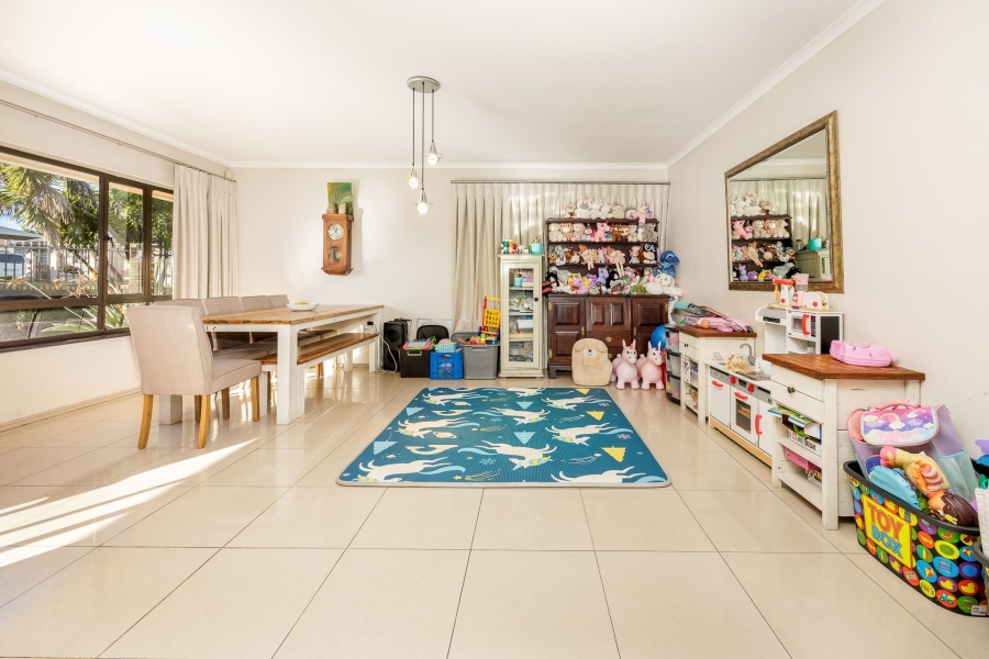 4 Bedroom Property for Sale in Tara Western Cape